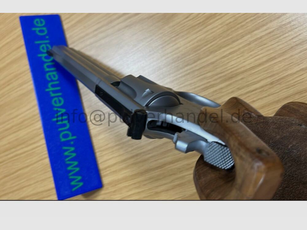 Smith & Wesson 617 stainless .22lr