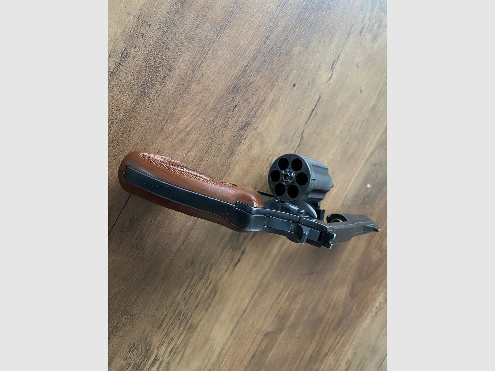 SM 2000 Revolver 