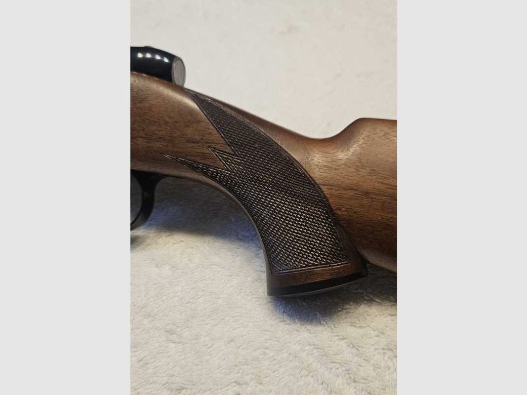 Heym SR21 8x57 IS Classic Repeating Rifle with Leica Magnus