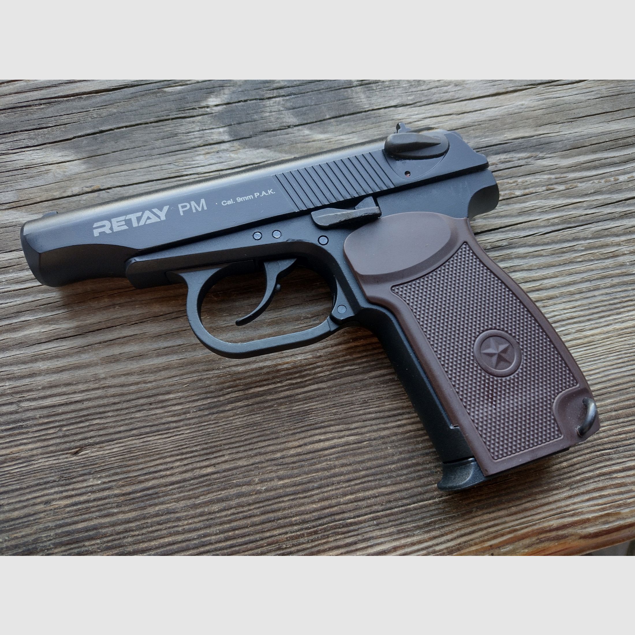 RETAY PM 9 mm P.A.K. – Replica Makarov PM – pistola a salve – spedizione in tutta l’UE, immagine 1 di 2