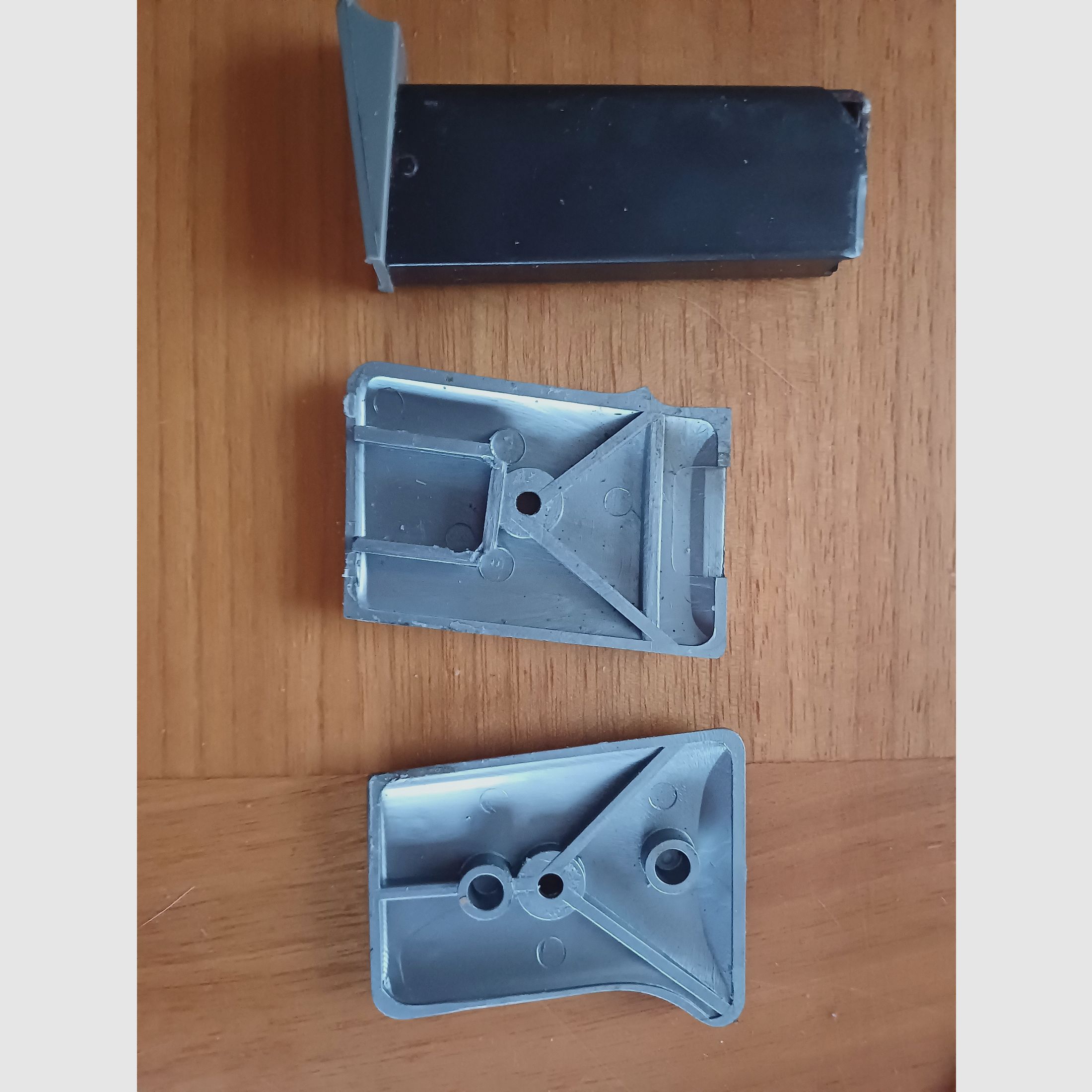 Rhöner SM10 grip panels and magazine
