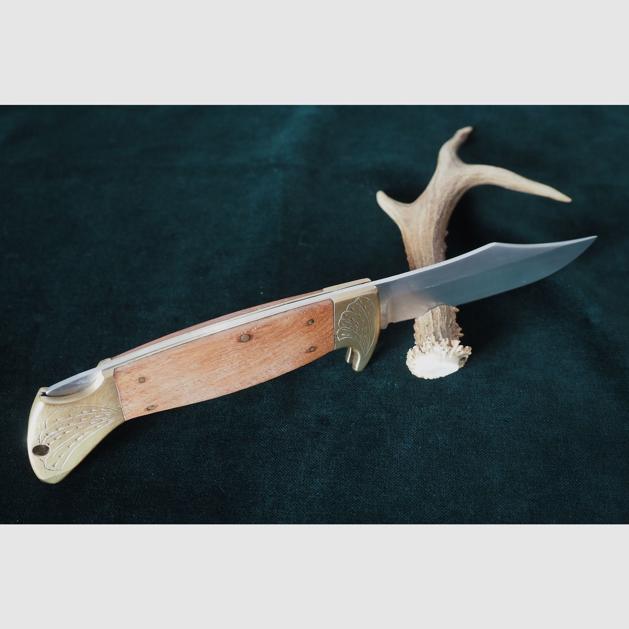 Großes Taschenmesser mit Messingbacken sehr massives ,,Monsterteil,,