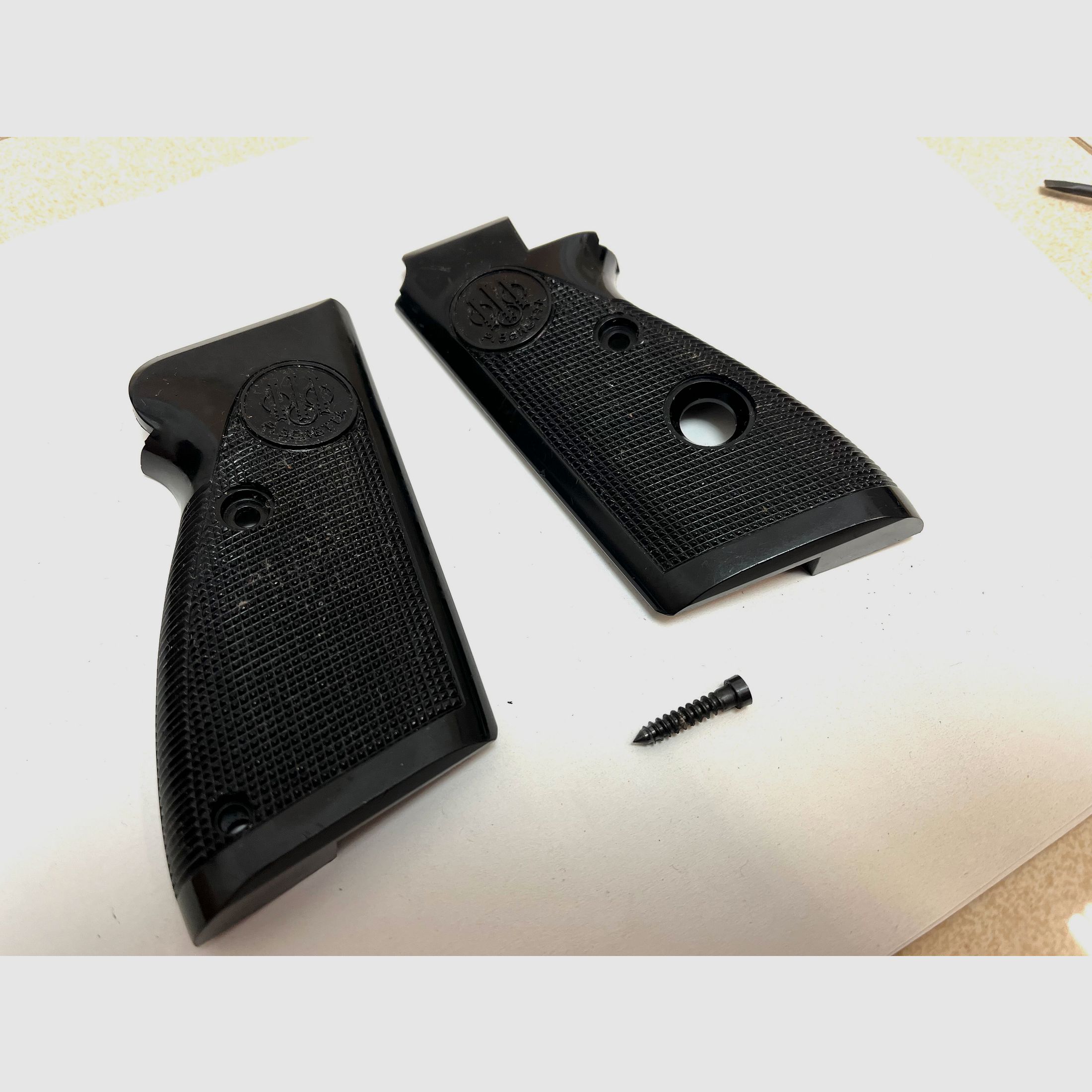 ••• Beretta Mod. 70 Griffschalen - Kunststoff •••
