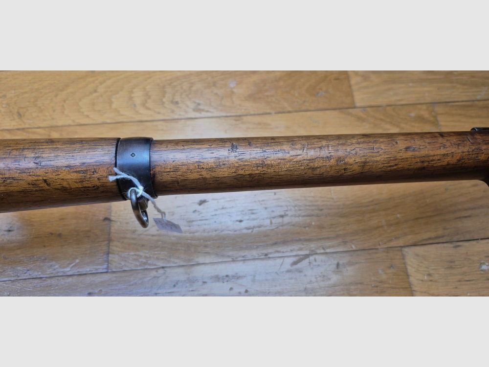 Rare Carabine suisse 05/11 – Sur base de carabine de cavalerie 1905 système 1889 Schmidt Rubin modifiée 1911 – Munition GP11 en 7,5 x 55 Suisse – Bons bois mais avec entures – Mécanique impeccable et canon très beau – Excellente petite carabine en cat. D – BE/BE+, image 26 sur 45