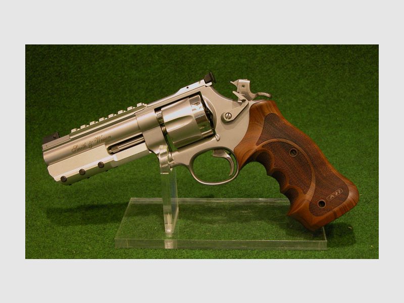 Biała diamentowa flet EVIL COMPETITION 627-1 N 5-1/2" cali .357 Magnum