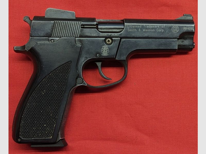 Smith & Wesson Mod. 5904 pistolet alarmowy 9 mm P.A.K. – PTB 570