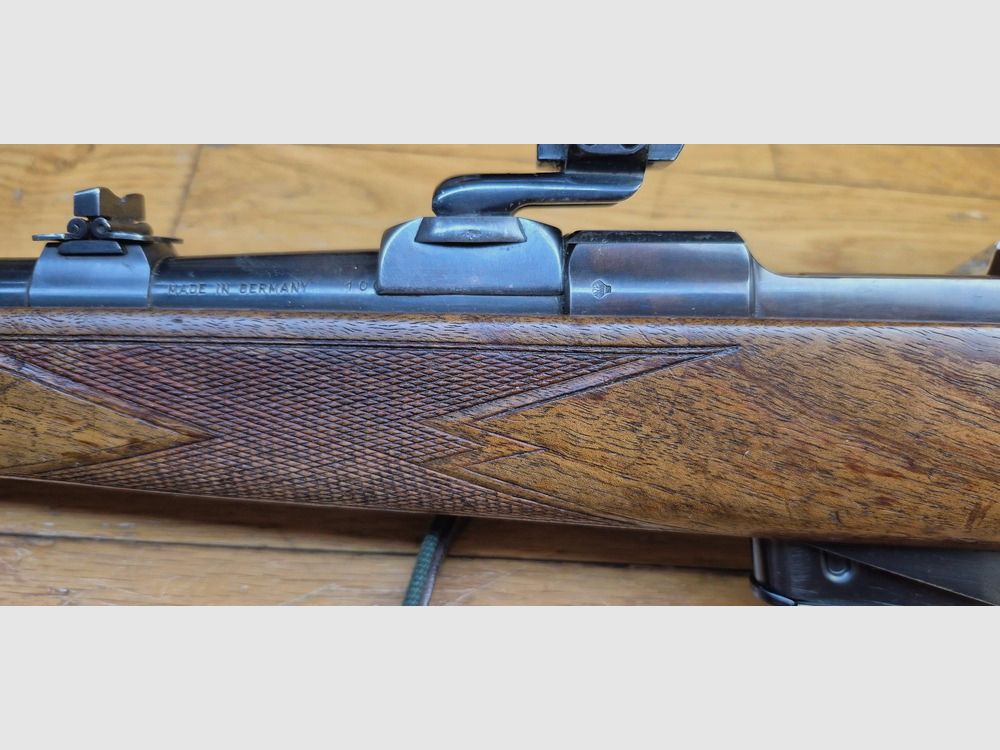 Sehr schöne Jagdgewehr Krico 700 Jagdmatch — Kal. .222 Rem — Herstellung Kriegeskorte in Stuttgart — Deutscher Stecher — Hensoldt Wetzlar Diatal 4X32 auf 100% Stahl-Turm-Montage — Sehr schöner Nussbaumholz hoher Grad — Exzellente Mechanik — Exzellenter Abzug — Sehr schöner Lauf fast neu – TBE/TBE+, Bild 34 von 38