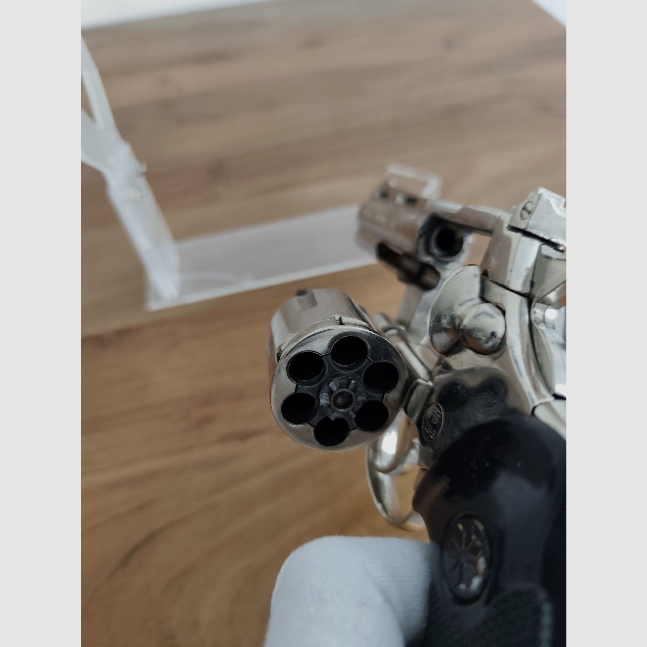 UMAREX Python 9mm R    !!!Defekt an Bastler kleine Feder gebrochen!!!