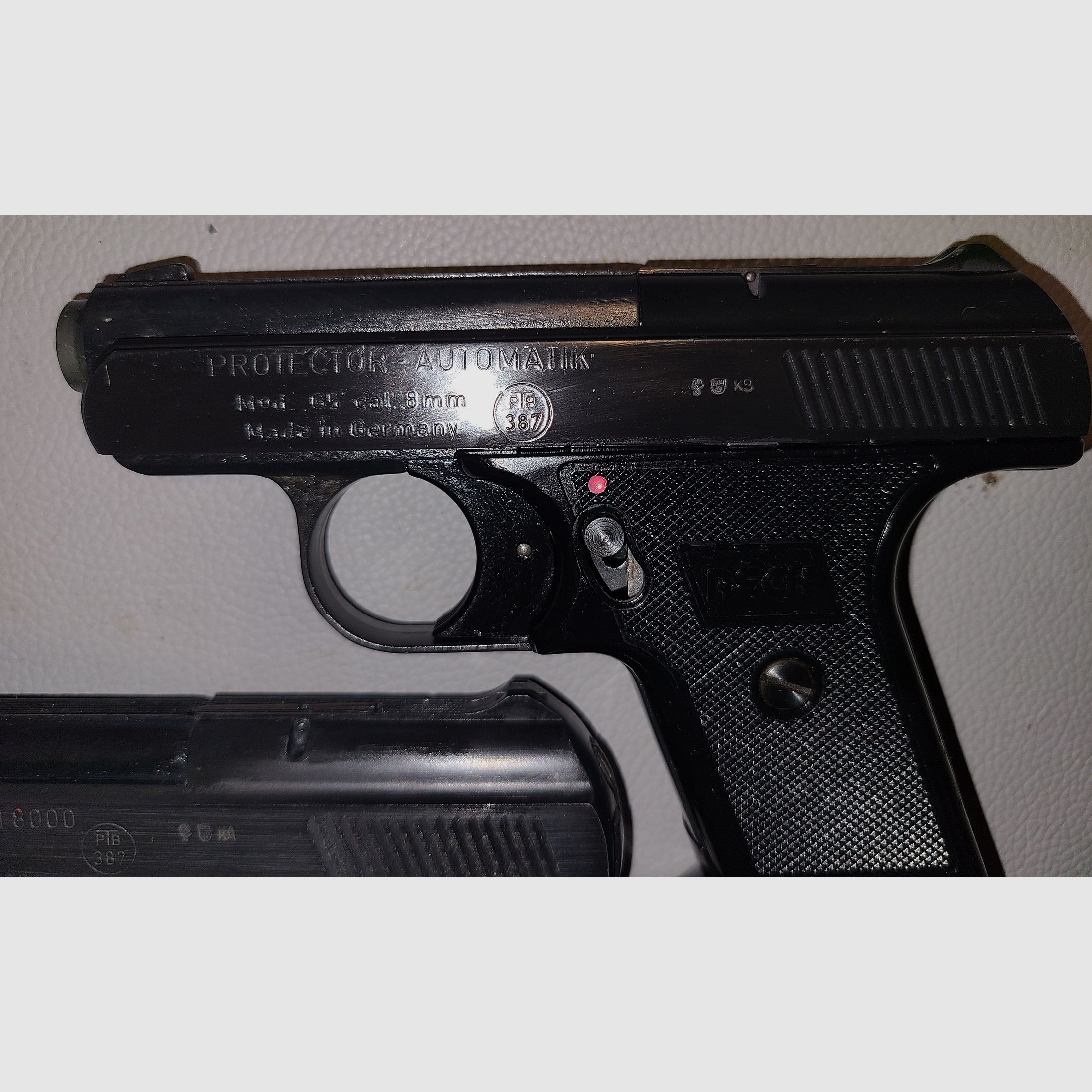 PERFECTA FBI 8000 + PROTEKTOR AUTOMATIK G5 / ohne Zubehör / cal. 8mm / PTB 387  / SCHRECKSCHUSS GAS PISTOLE SILVESTER SELBSTVERTEIDIGUNG SAMMLUNG / GEBRAUCHT 
