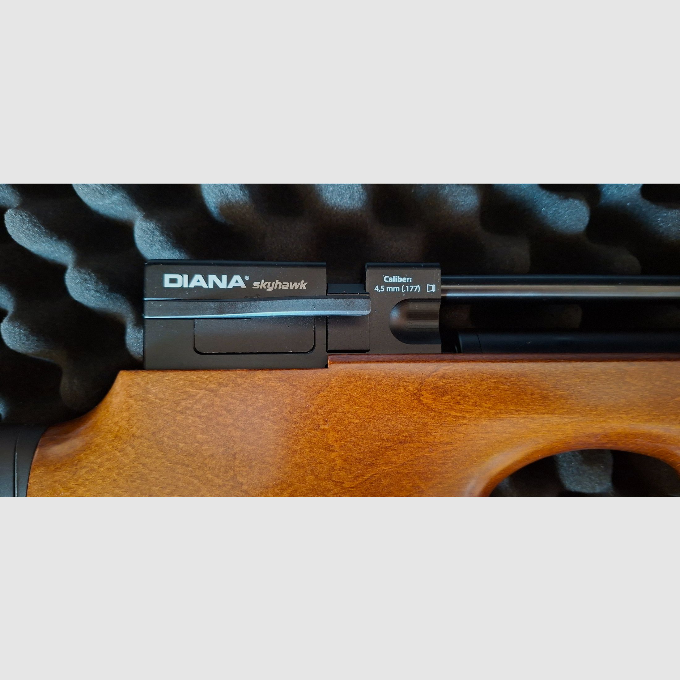 Diana Skyhawk 4,5mm Gen1 con calcio in noce, immagine 3 di 8
