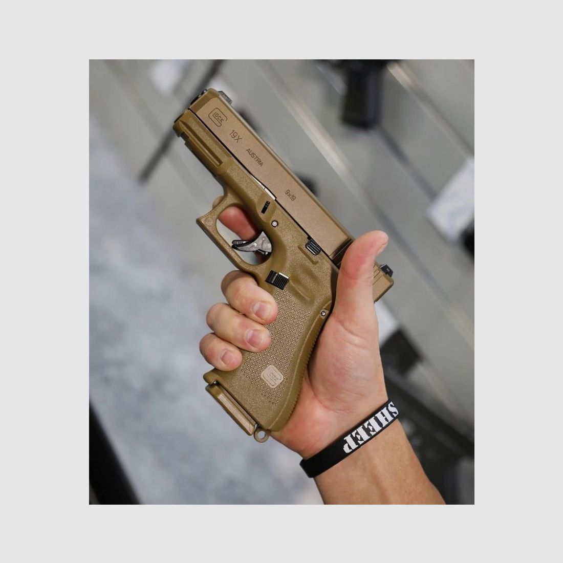 Glock 19X en calibre 9mm Luger en brun coyote