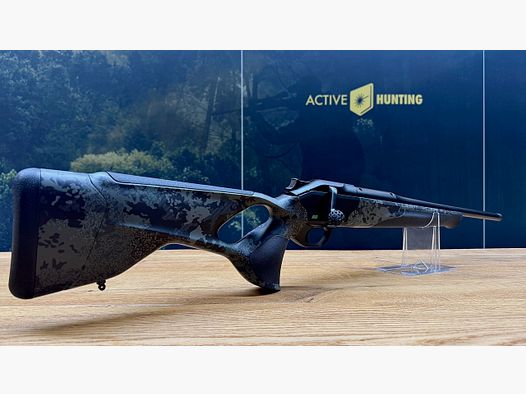 Blaser R8 Custom Carbon Huntec-Camo / Elastomereinlagen / gekürzter Lauf / Mündungsgewinde / Logo giftgrün // TRAUMWAFFE 