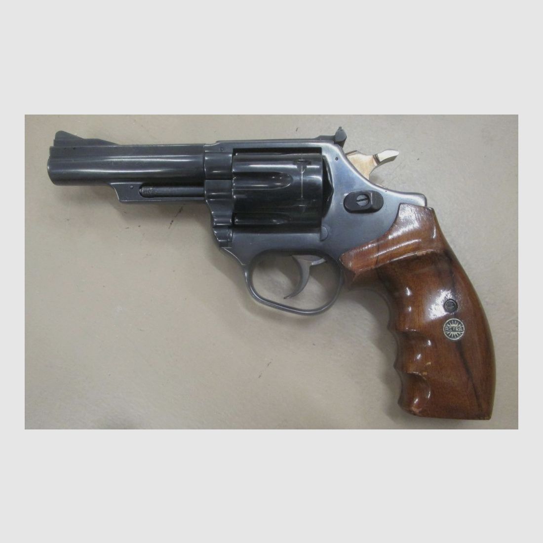 Revolver .357 magn, Astra, 4 Zoll