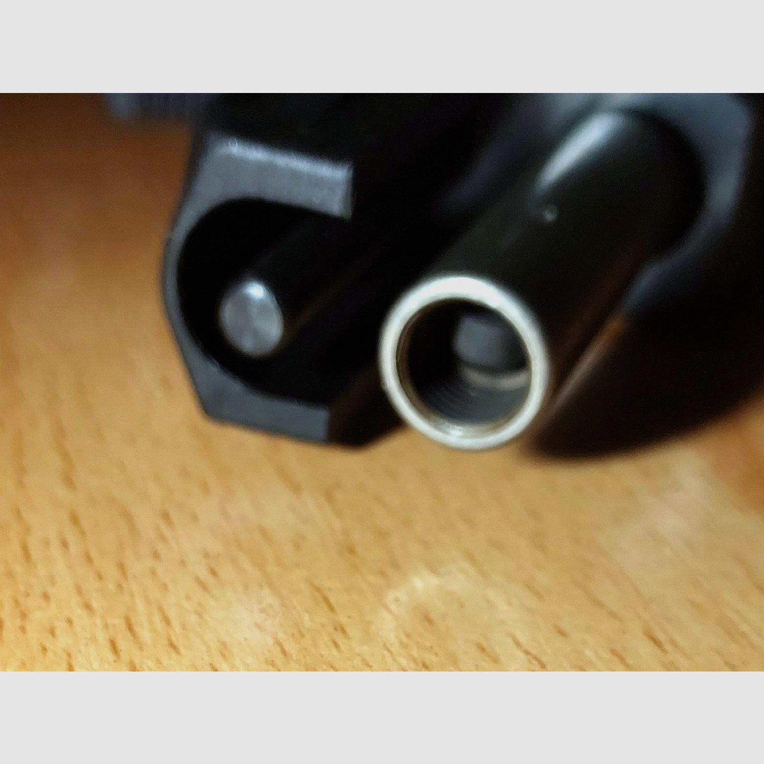 ME IWG SP 15 Kompakte Schreckschuss Pistole brüniert 9mm P.A.K. (876) mit 2 Magazinen