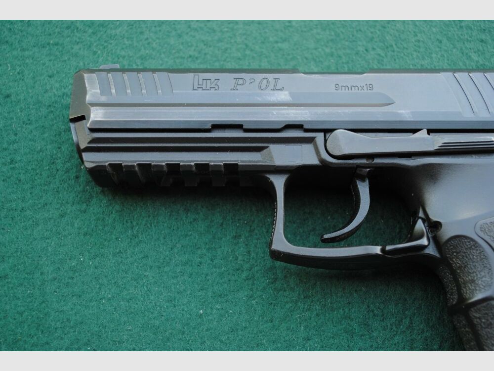 Heckler & Koch P 30L V1, police pistol, complete accessories including holster