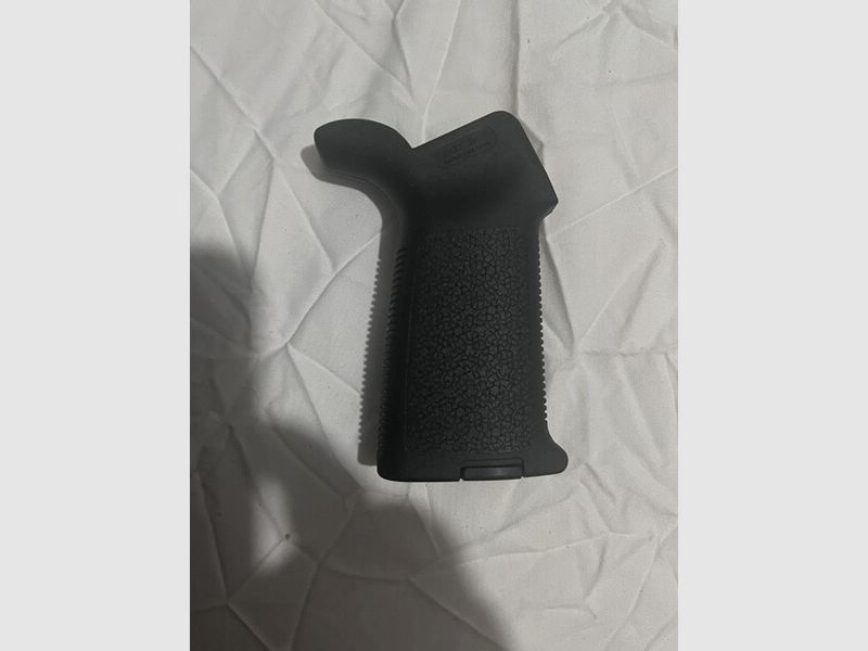 Magpul MOE Griff mit Staufach für AR15 Varianten wie Heckler & Koch MR223 MR308 Haenel CR223 CR308