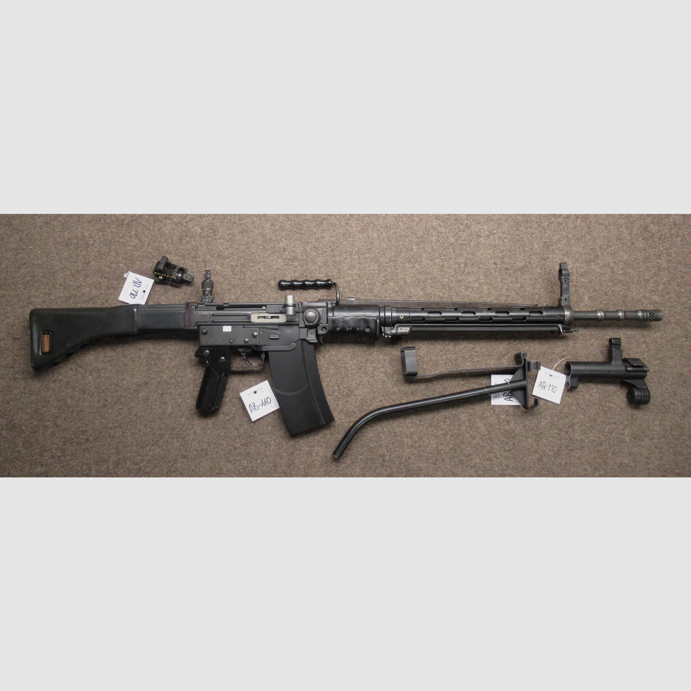 AB-110 semi-automatique SIG mod. FASS 57 cal. 7.5x55, image 1 sur 2