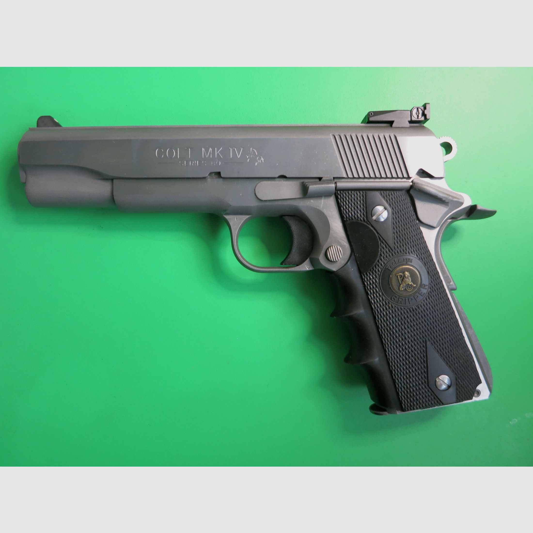 Colt Goverment MK VI Series 80, .45 AUTO, 5" loop, roestvrij staal (Stainless), Pachmayr-grip   #18