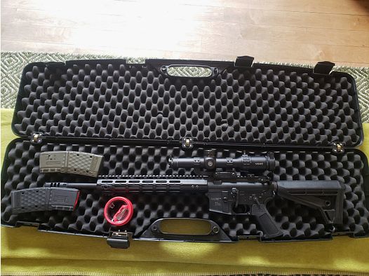 Oberland Arms OA 15 Black Label mit Hawke Frontier 30 und Aimpoint H1