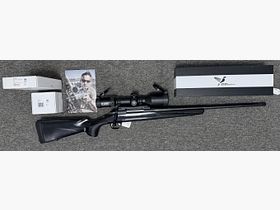 Browning X-Bolt .30-06 with muzzle thread, riflescope