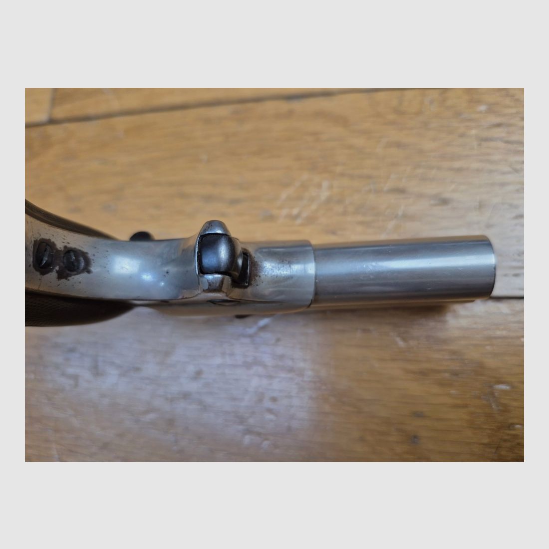 Ikonische Doppel-Pistole Derringer Remington M95 – Kal. 41RF – Typ II – Nickel-Finish – Ausgezeichneter mechanischer Zustand – Sehr schöne Läufe – Perfekte Auswurf – Griffschalen aus Ebonit in sehr gutem Zustand – 80.000 Exemplare – Gürtelholster! – Ein „Joker“ im Ärmel eines As in ausgezeichnetem Zustand – TBE++, Bild 9 von 22