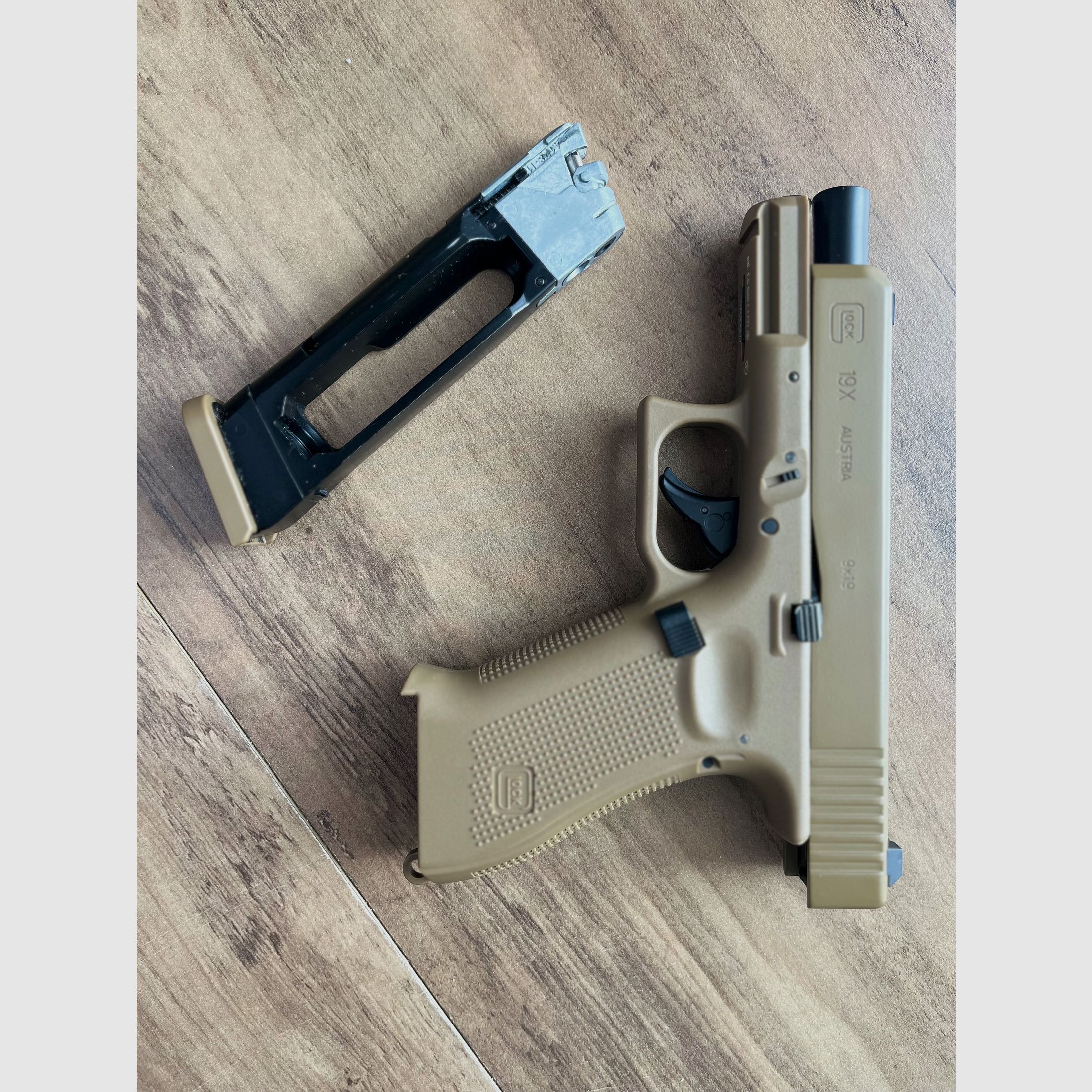 Glock 19X CO2 luchtpistool kal. 4,5mm BB blowback coyote tan