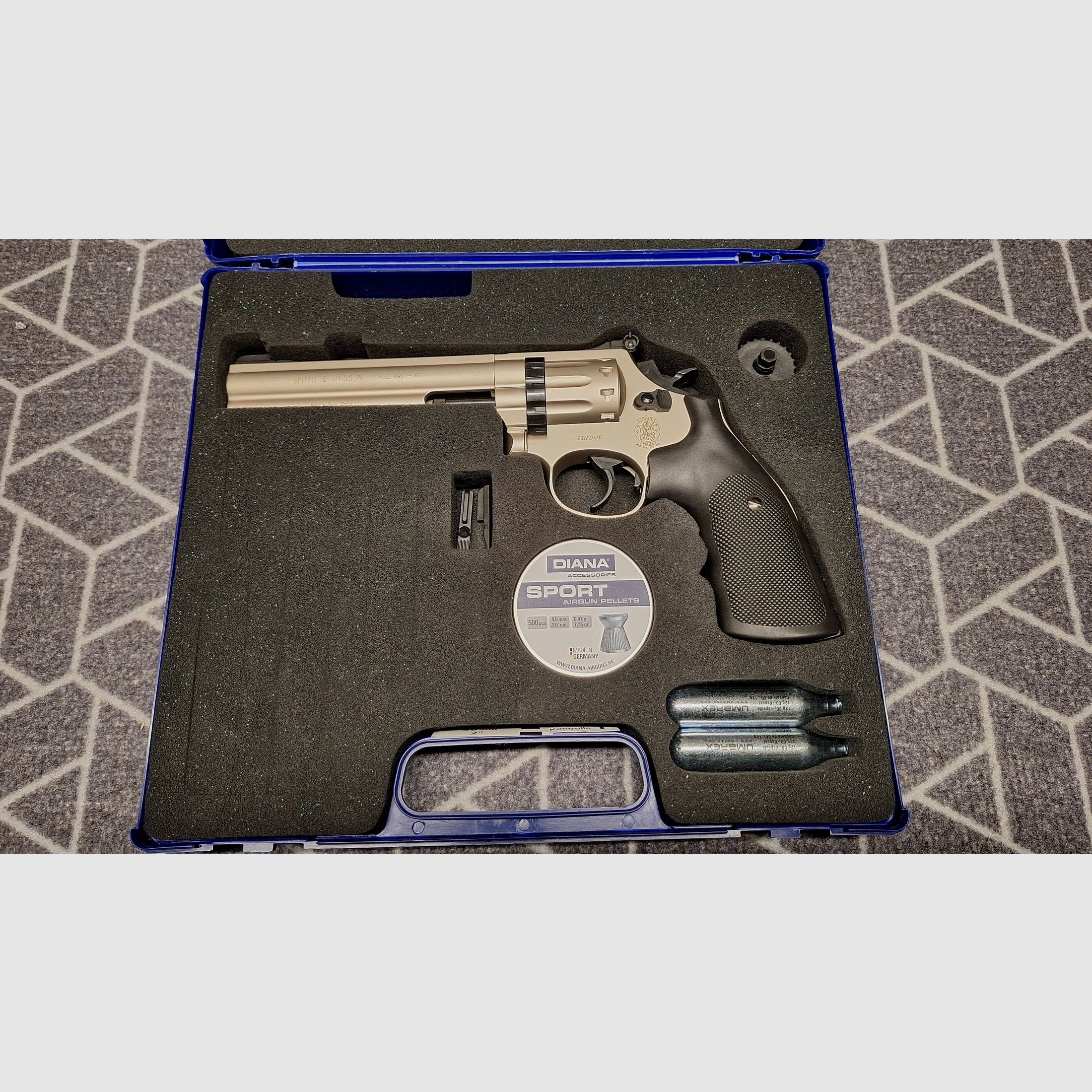 Revolver Smith & Wesson 686 - 6 Zoll Nickel 4,5 mm Diabolo