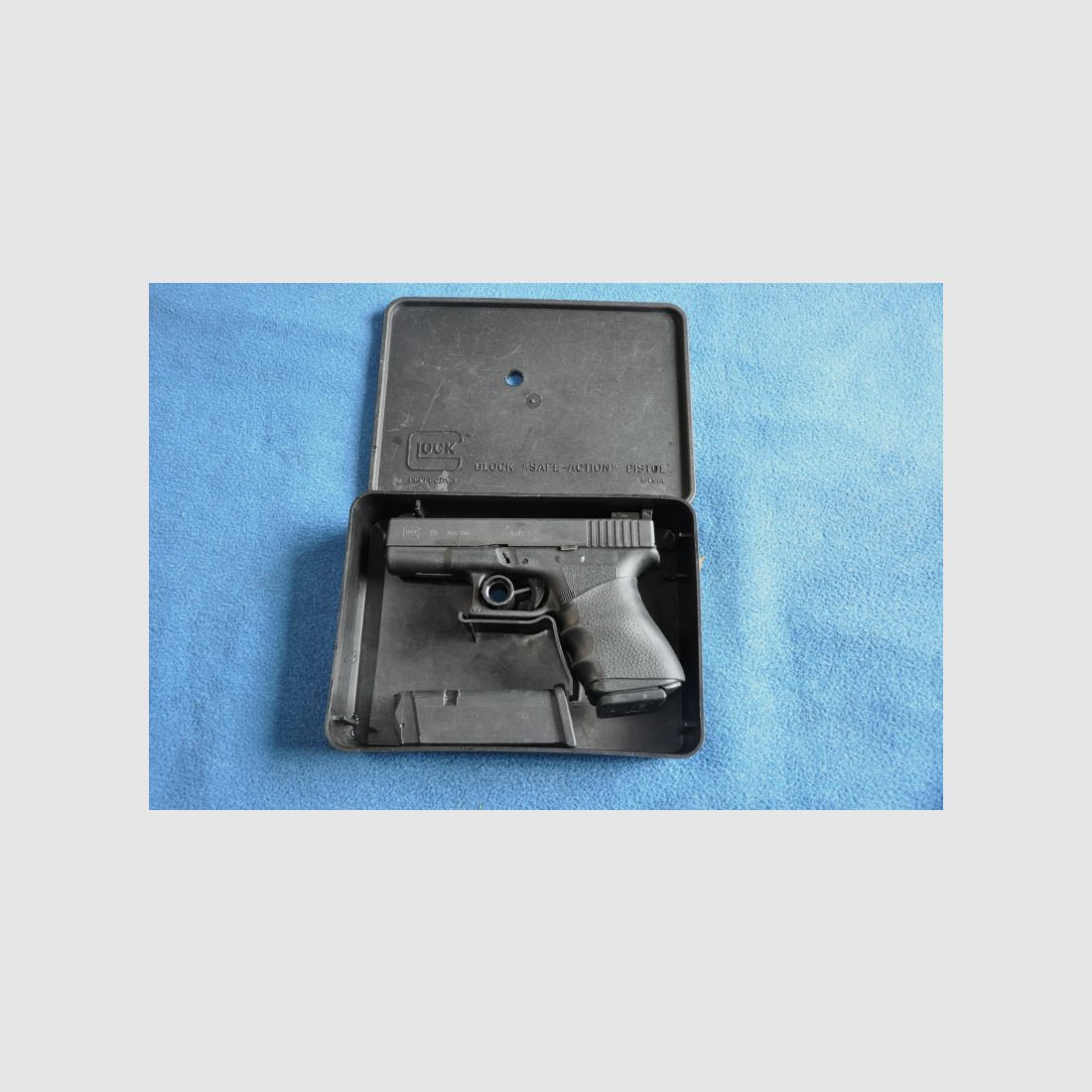 SCHÖNE PISTOLE GLOCK 19 9x19 IN BOX