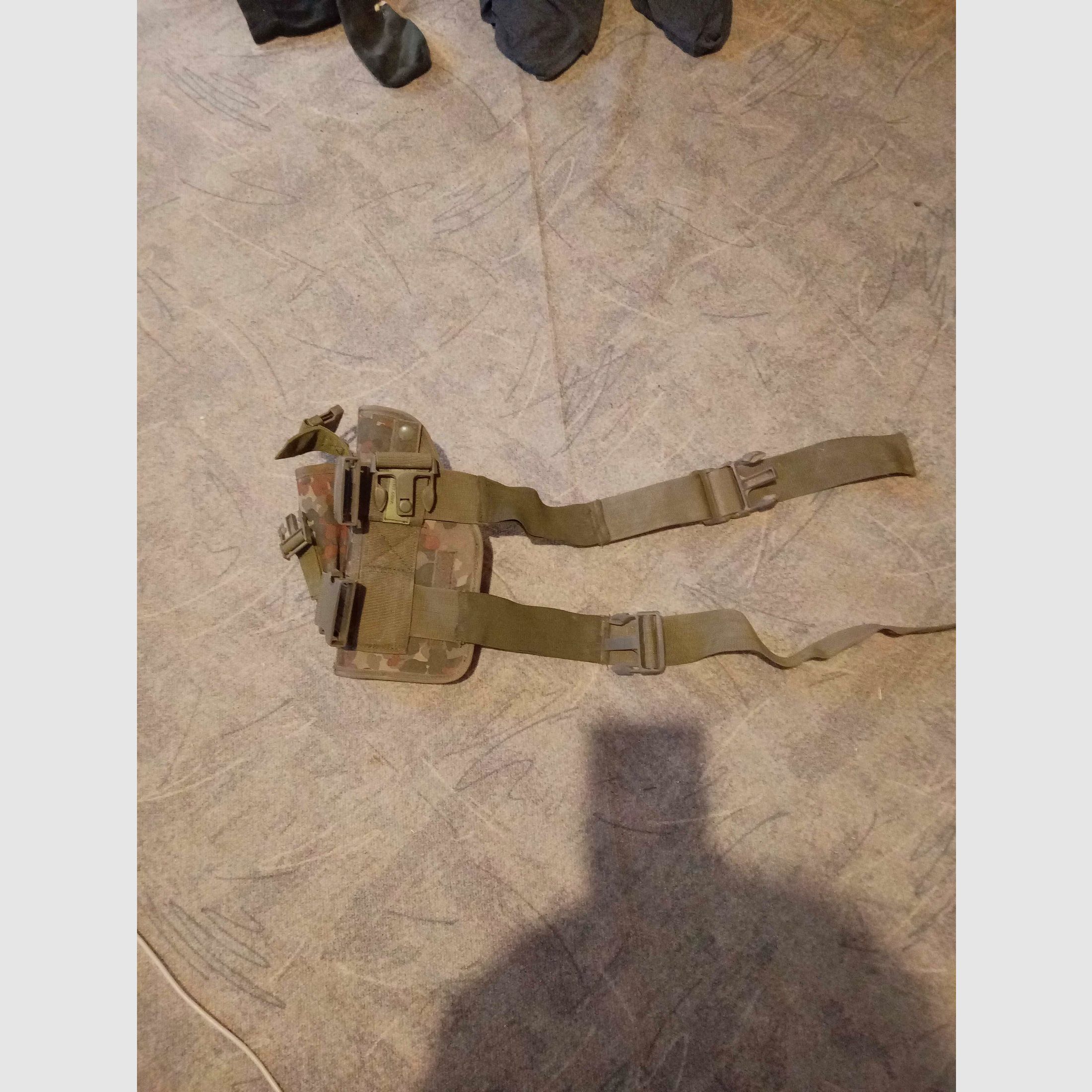 Pistol holster   Thigh holster