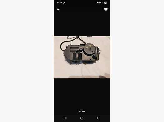 Nachtsichtgerät Restlichtverstärker mit Helm-Montage und Tragekappe, also zum Tragen ohne Helm