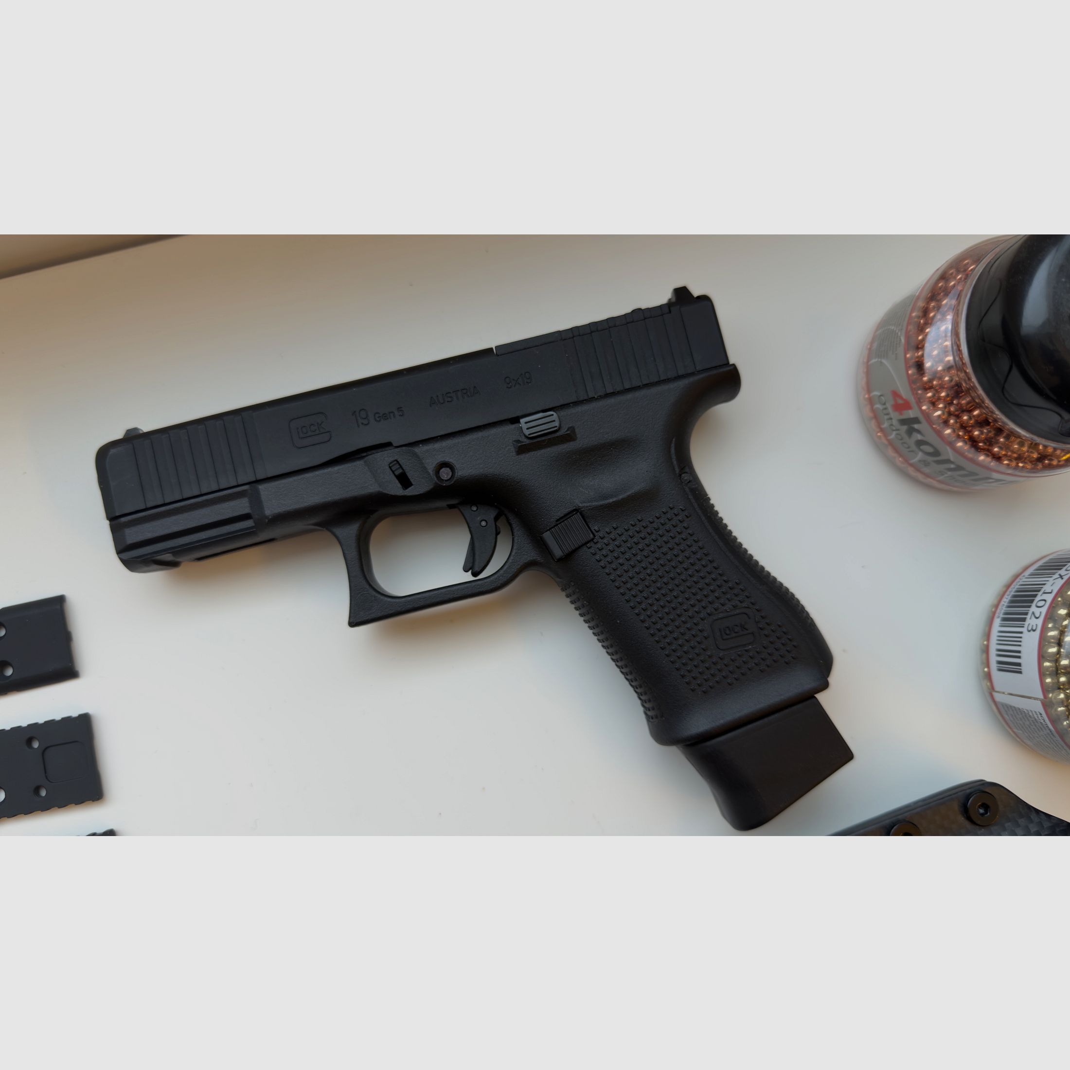 Glock 19 Gen 5 MOS 4mm stalen bb’s CO2