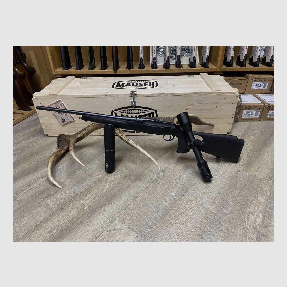 Sauer 505 Synchro XT, mit Zeiss Conquest V6 2-12x50 M, mit Schiene