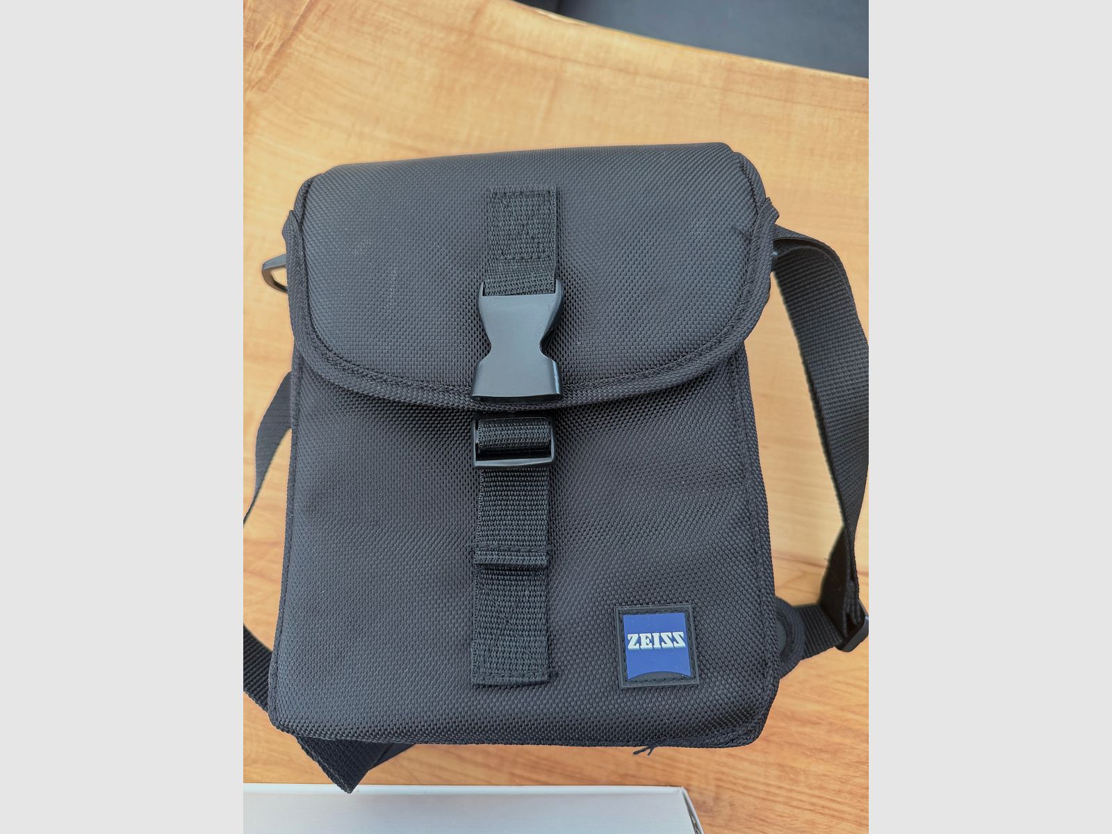 Jumelles Carl Zeiss Victory 10x56 T RF