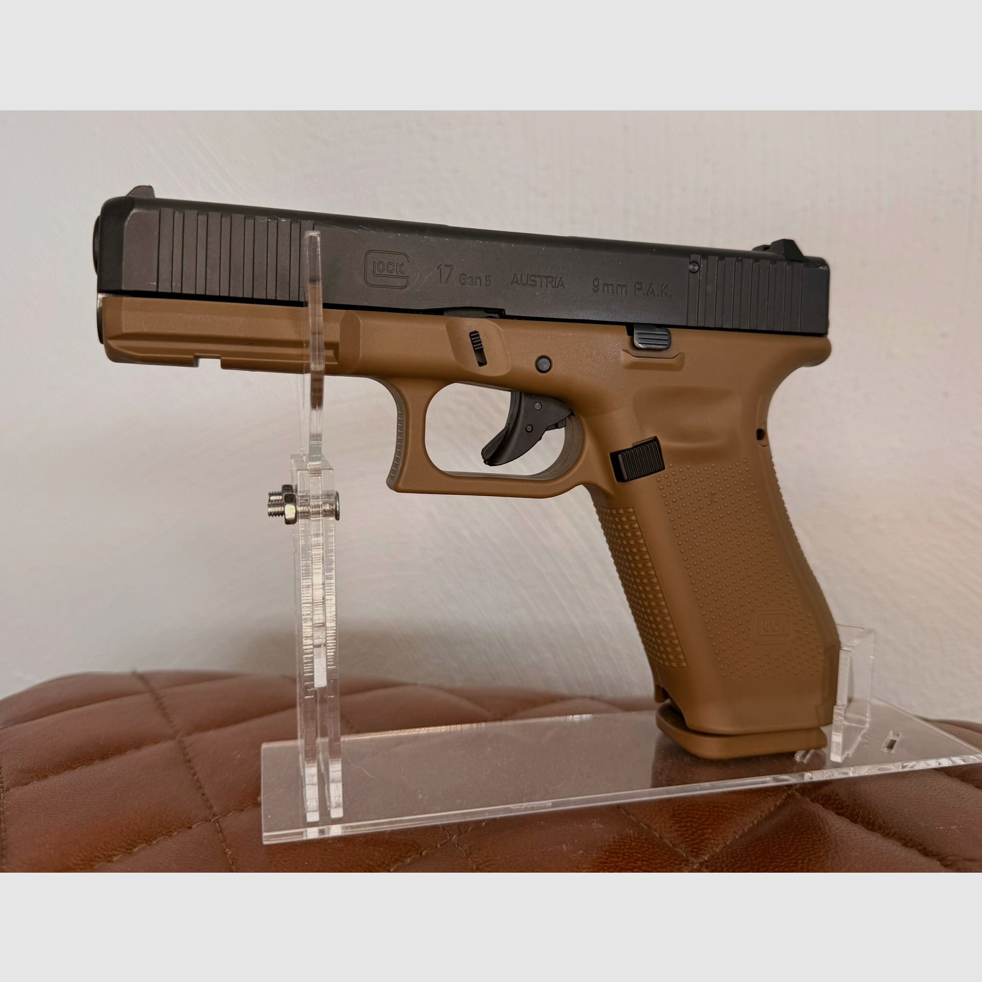 Glock 17 Gen5 P.A.K. BLK-COY 9mm