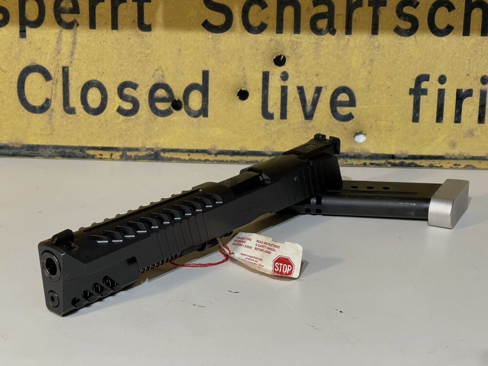 Sistema de intercambio SIG Sauer P220 X-Six (esqueletizado!), calibre .45Auto
