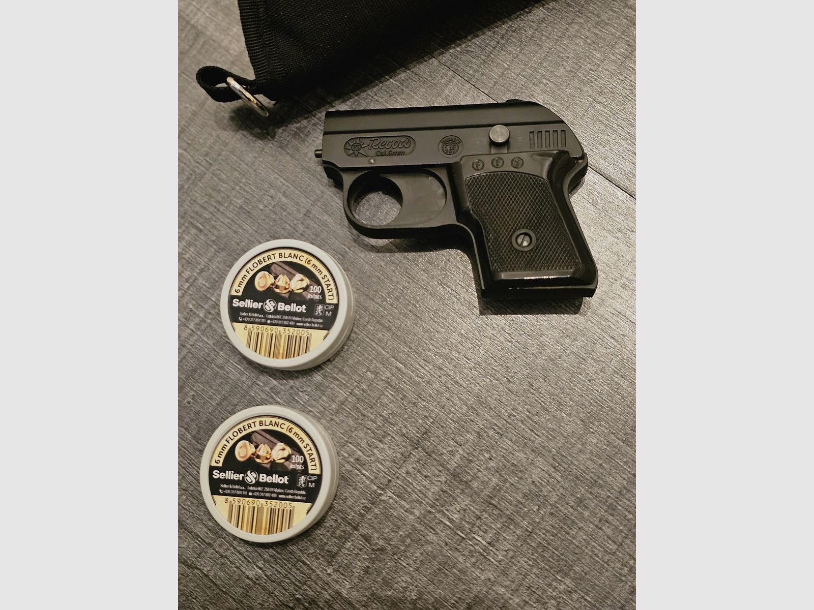 Alarm pistol
