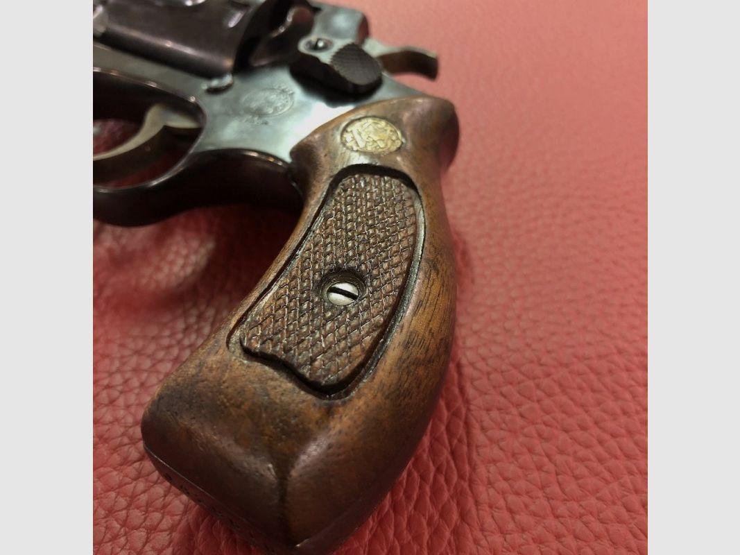 Smith & Wesson Mod. 36, immagine 2 di 3