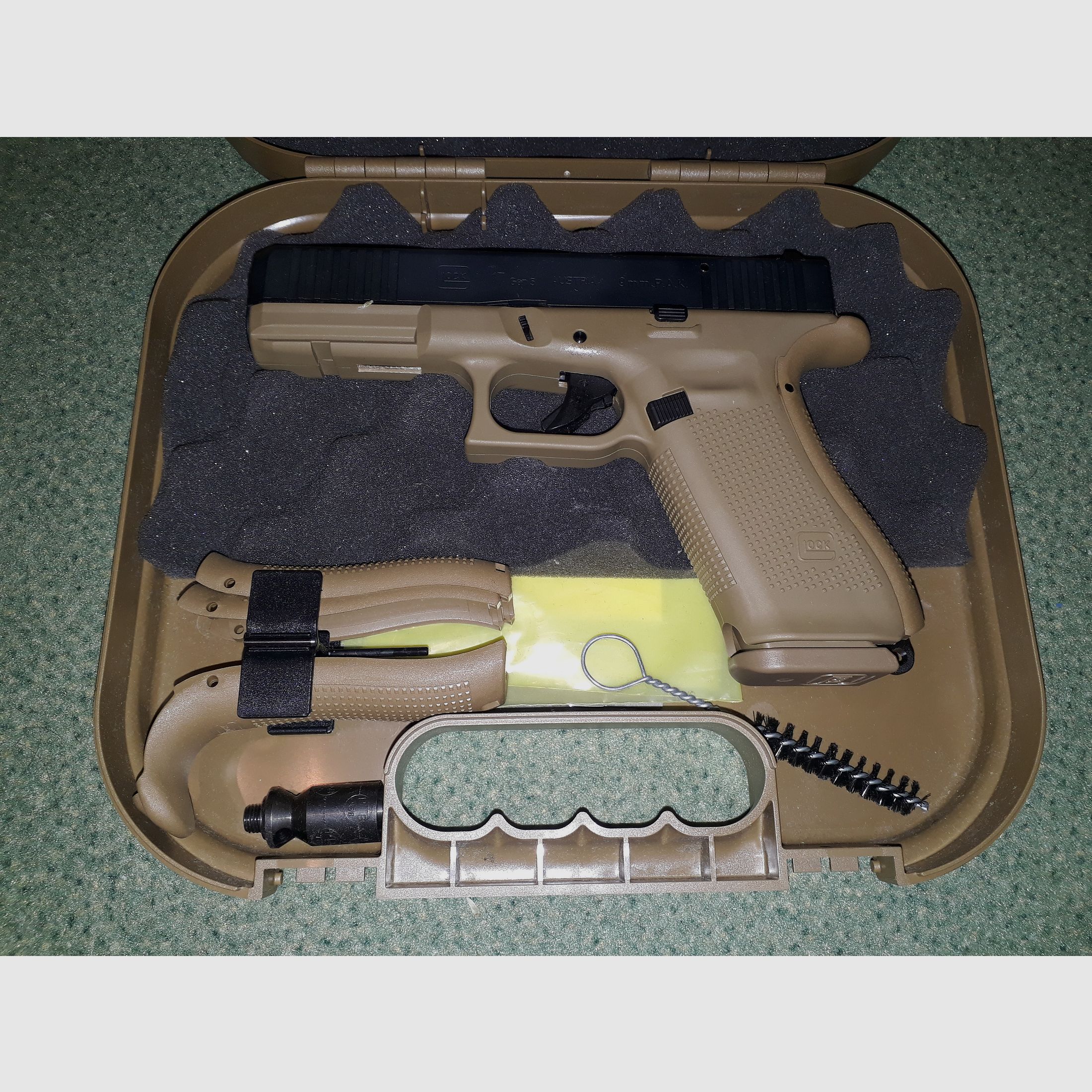 Glock 17 Gen5 Kojote 9mm PAK, NEU