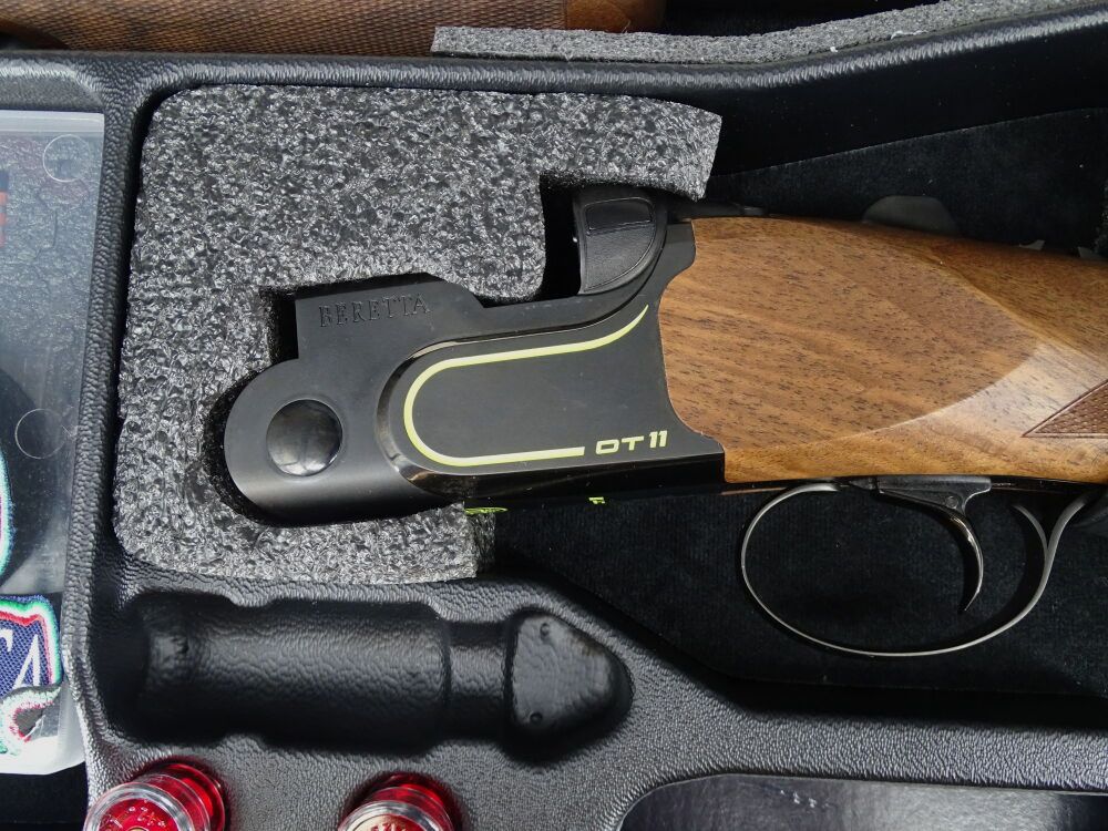 Beretta DT11 Black caliber 12/76 barrel length 76cm new weapon DT 11 Black list price 12630 euros