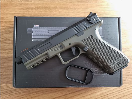 Airsoft AEP Novritsch SSE18 oliv mit Magazintrichter