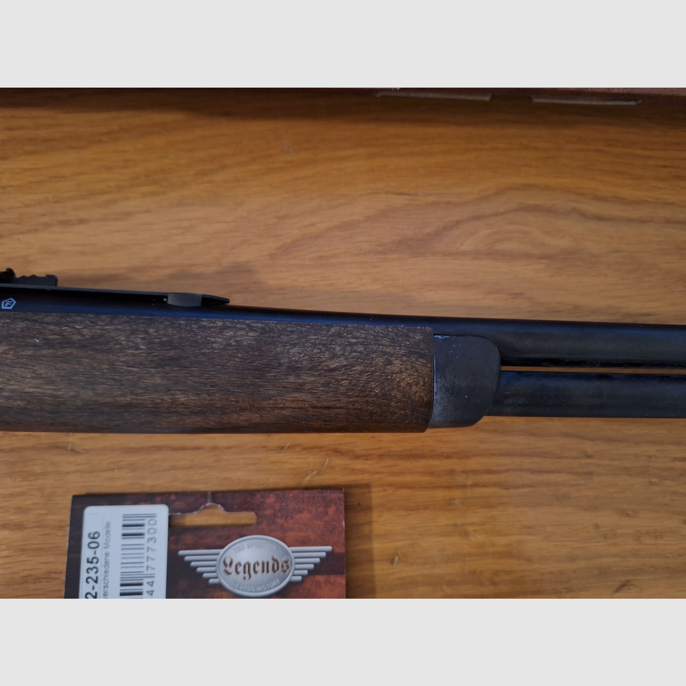 Co2 Cowboy Rifle Legends inkl. Koffer mit Schloss 4,5 mm BB und 4,5 mm Diabolo 34 Ladehülsen insgesamt!