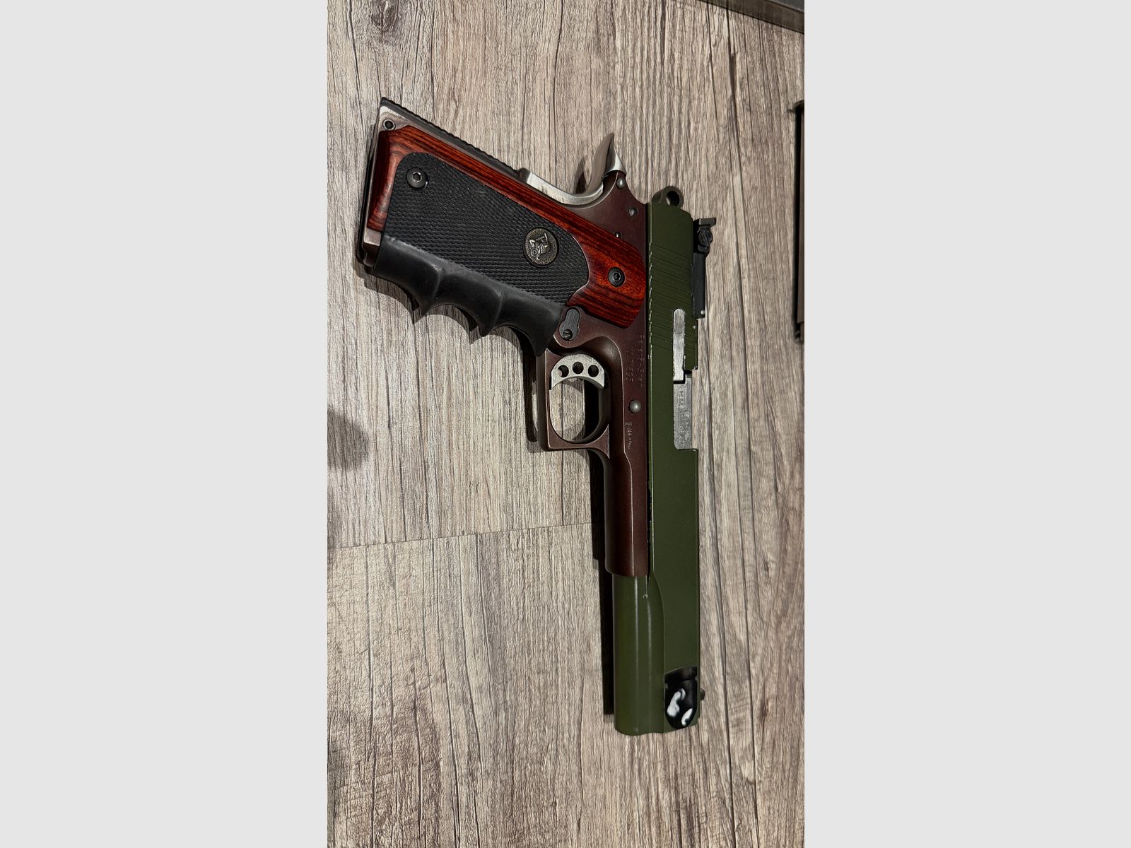 1911 Peters Stahl .45 ACP, 10mm e 9mm Luger impugnatura Pachmeyr