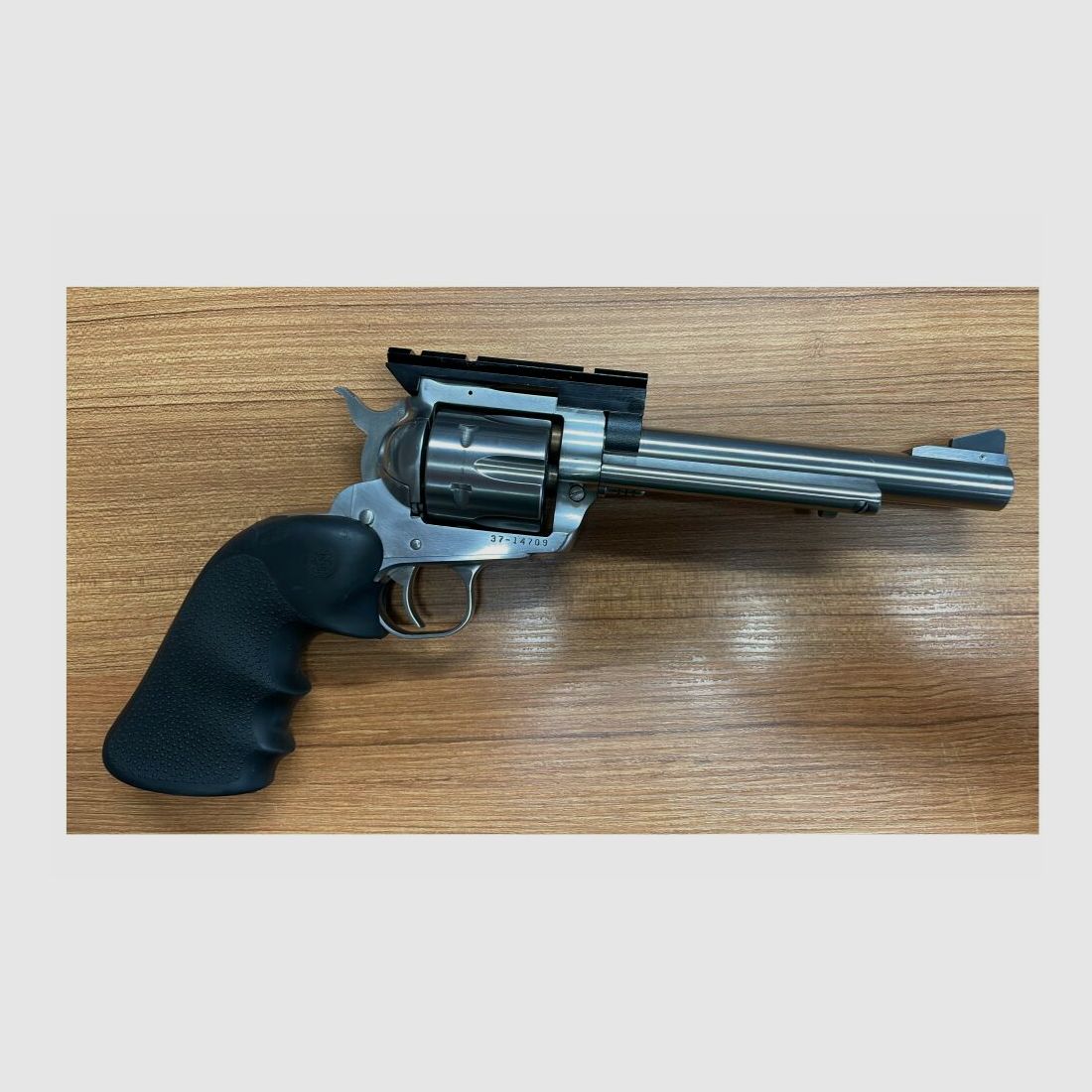 Ruger New Mod. Blackhawk met Vector O .357Mag