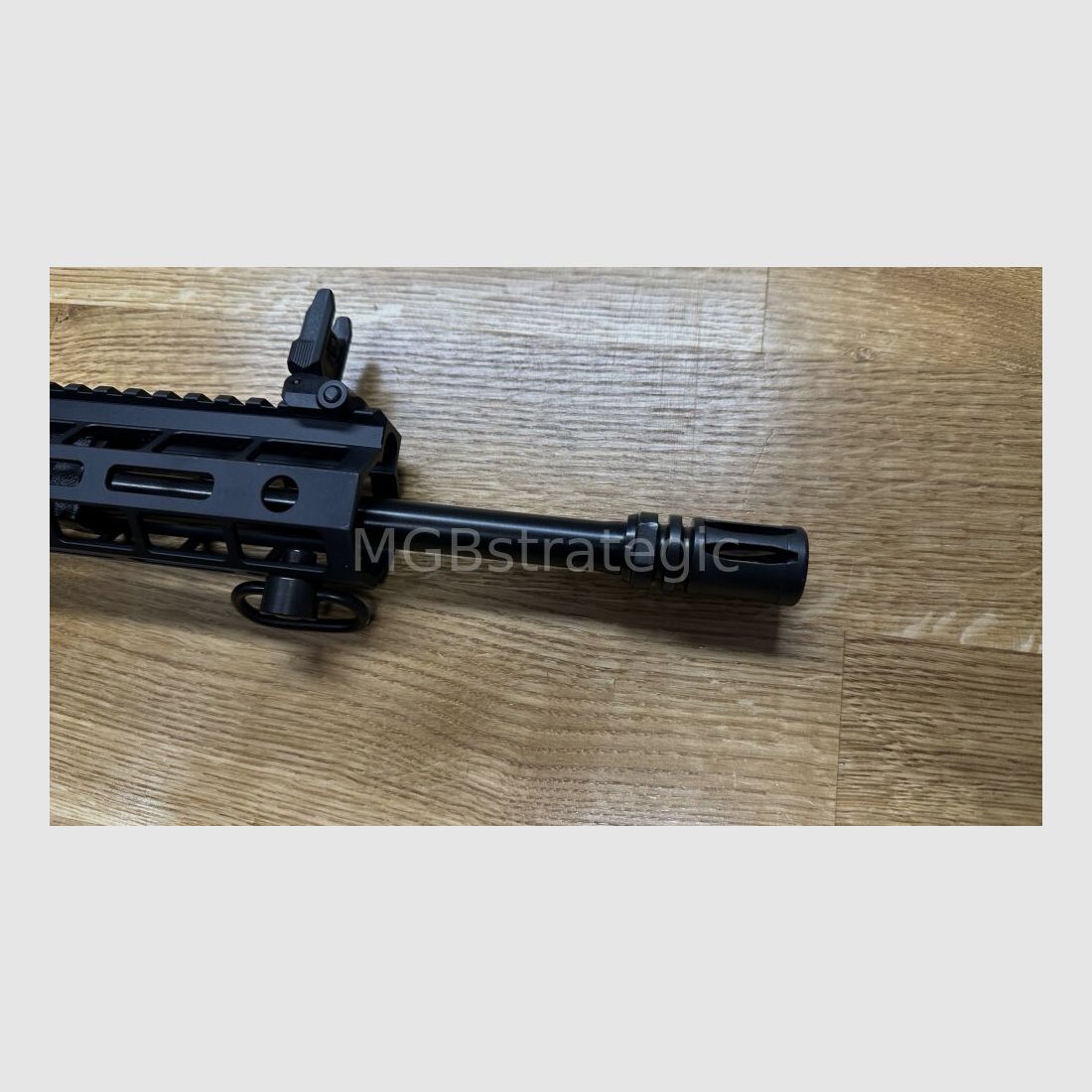 Windham Weaponry R16 Superlight - 2,64 kg - halbautom. Büchse .223Rem Gewicht ungeladen nur ca. 2,64 kg - SKU: R16SLSFSM - 16″ Superlight with Melonite QPQ Finish and A2 Flash Suppressor - 13" Windham M-Lok Handschutz System AR-15 AR15