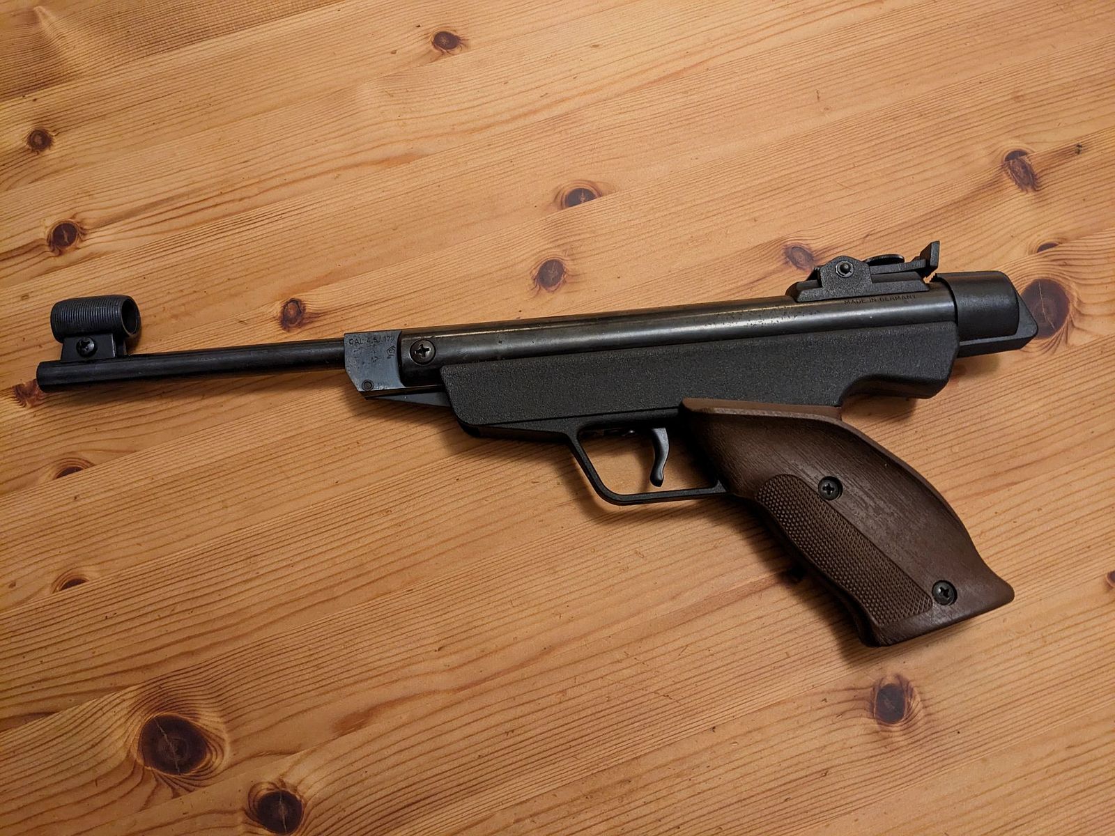 Diana luchtpistool model 5 G pistool kal. 4,5mm diabolo knikker