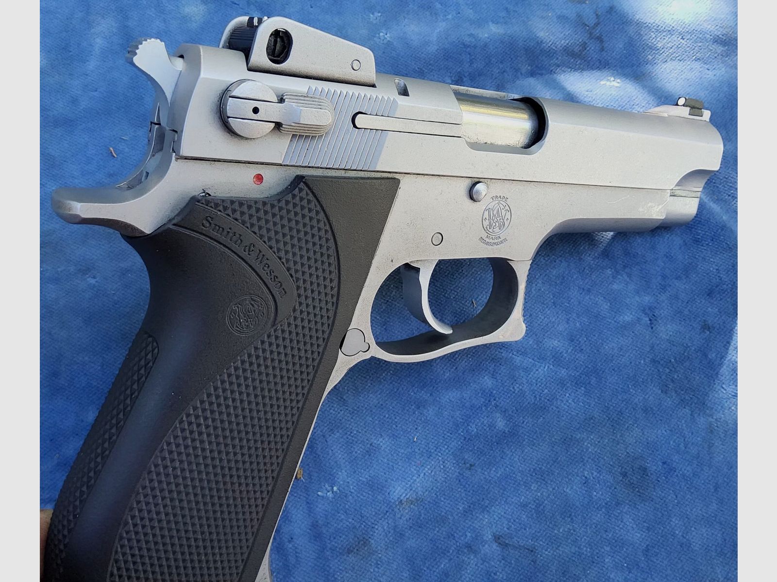 Smith & Wesson model 3906 (disattivato), immagine 5 di 9