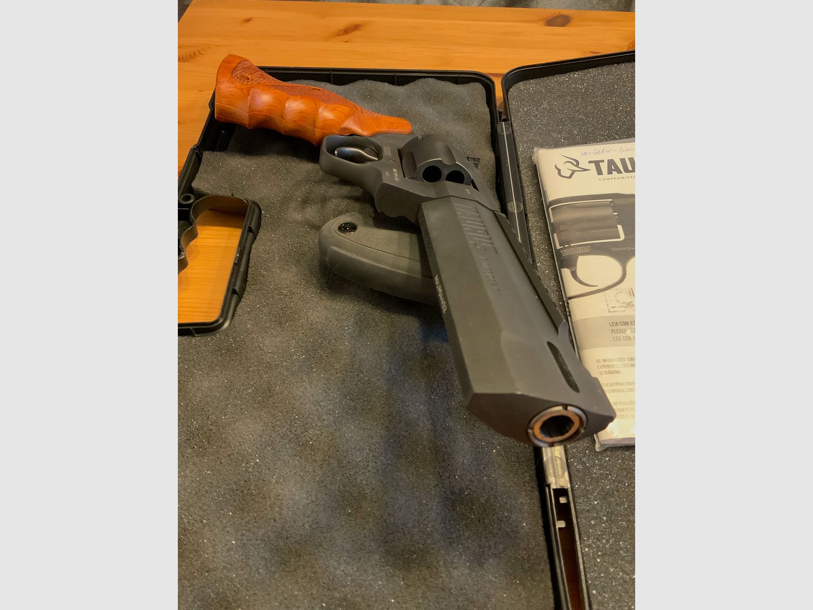 Revolver TAURUS Raging Hunter .44 Rem. Mag., 6 3/4“, noir mat