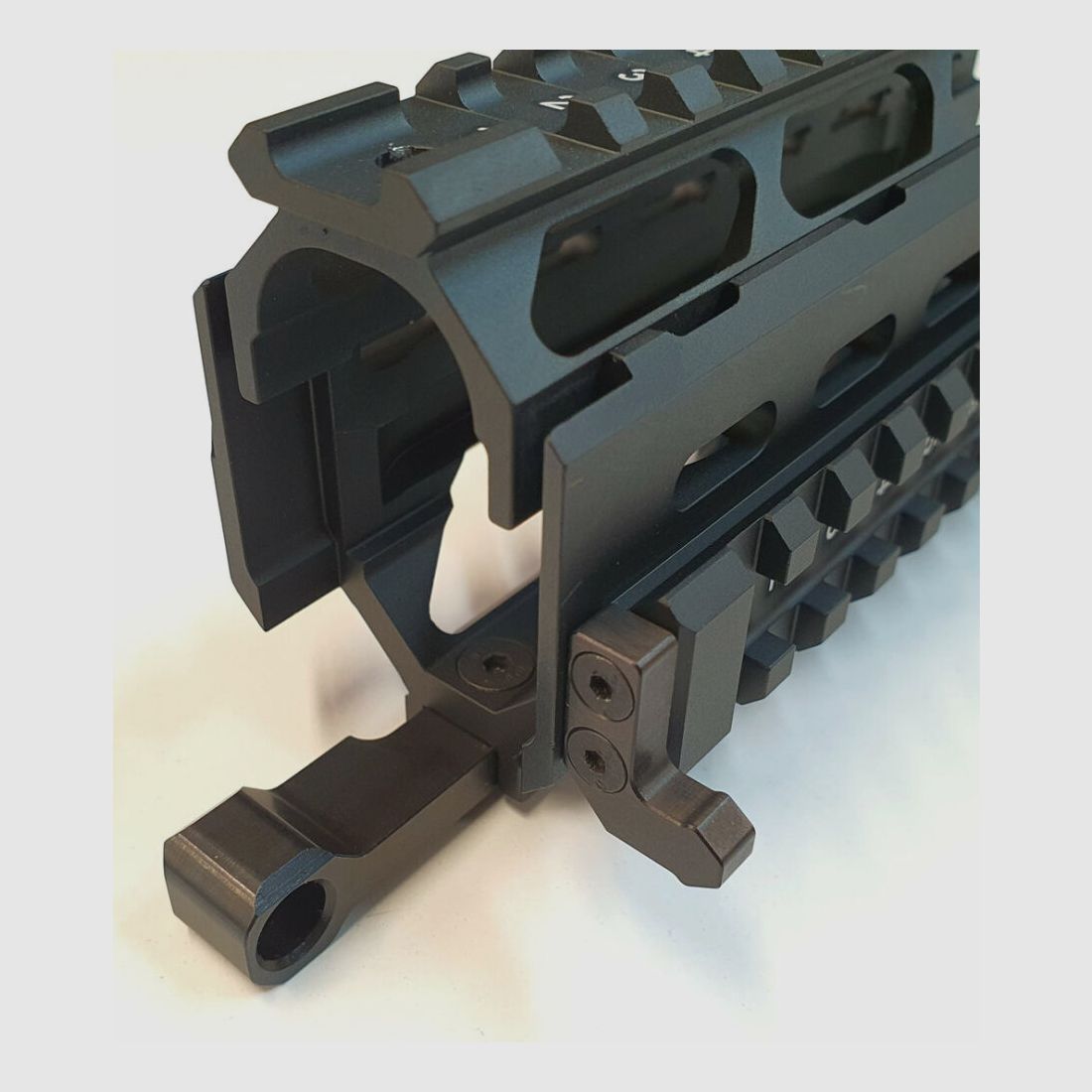WFN Schweiz Schweizer WFN Quad Rail Vorderschaft Handguard für SIG 552 / 553 / SG 553 . Made in Switzerland
