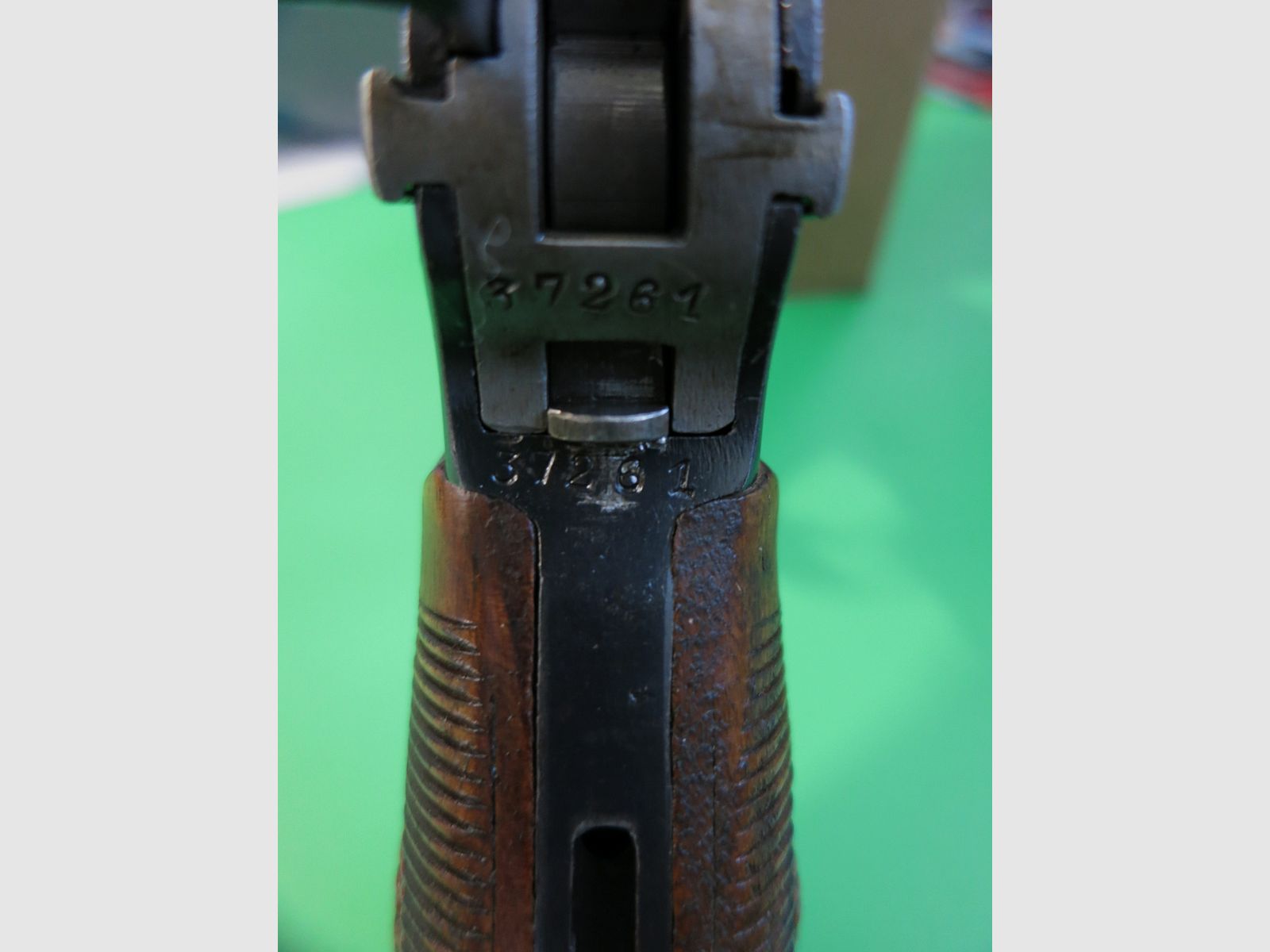 Mauser C96 -Czerwona 9-, Broomhandle, Mauser Oberndorf, kal. 9 mm, numer zgodny, oryginalny łoże + narzędzie #100