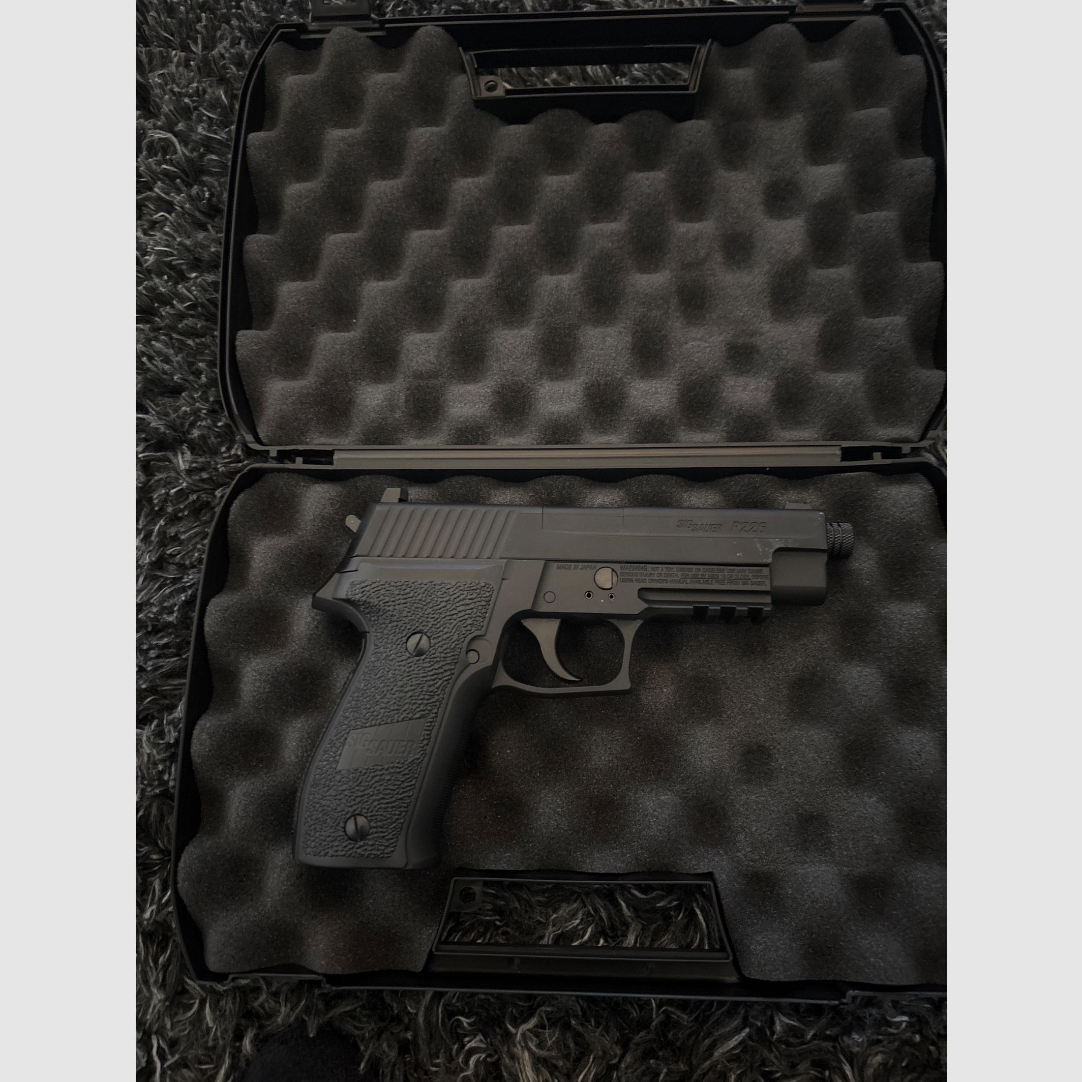Sig Sauer P226, immagine 2 di 3